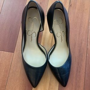 Used Jessica Simpson Black Pumps size: 6.5